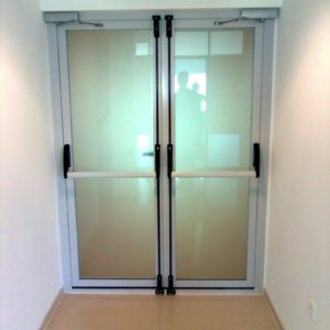 Остекленная противопожарная дверь (со стеклом) / серия FRM7375